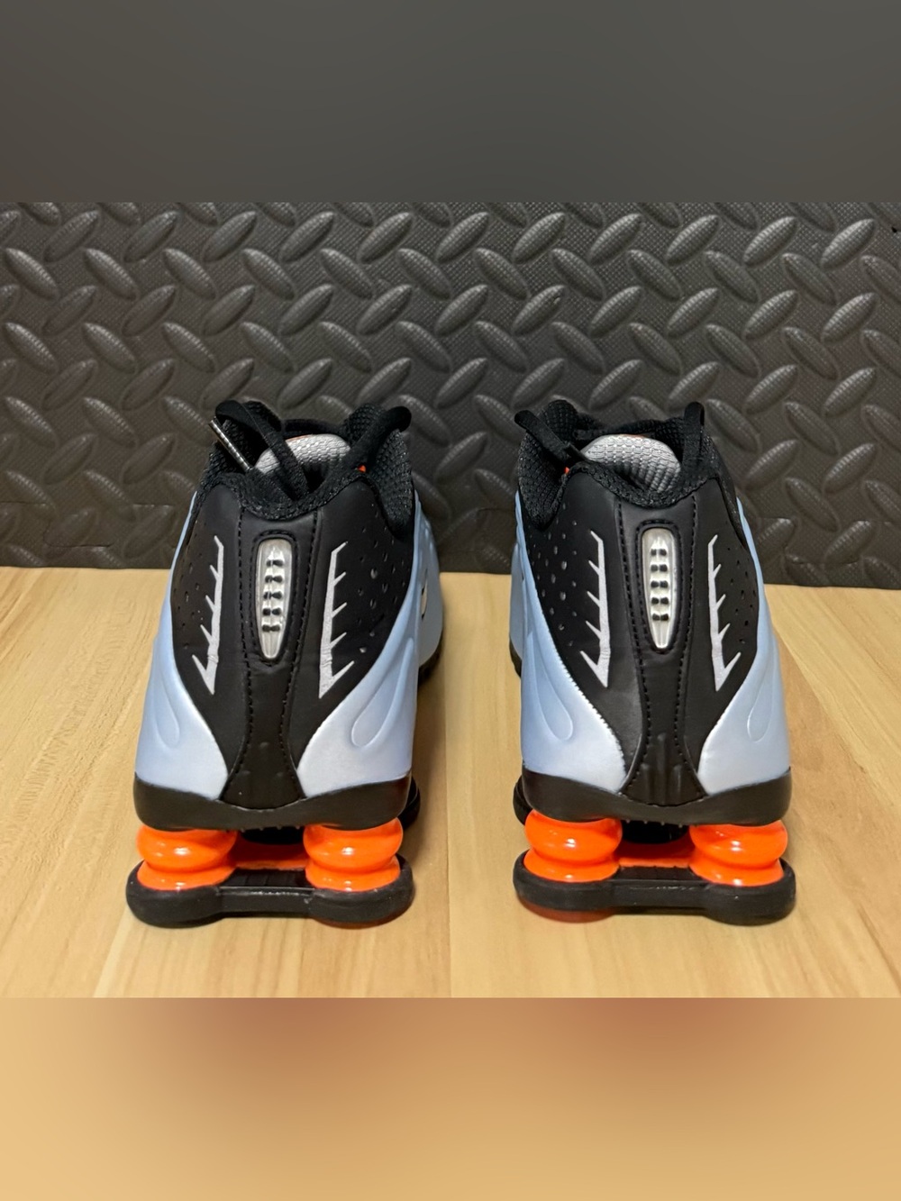 Nike Shox R4 Blue Tint Metallic Silver Sneakers AR3565-401 Womens Size 7 - Picture 4 of 5
